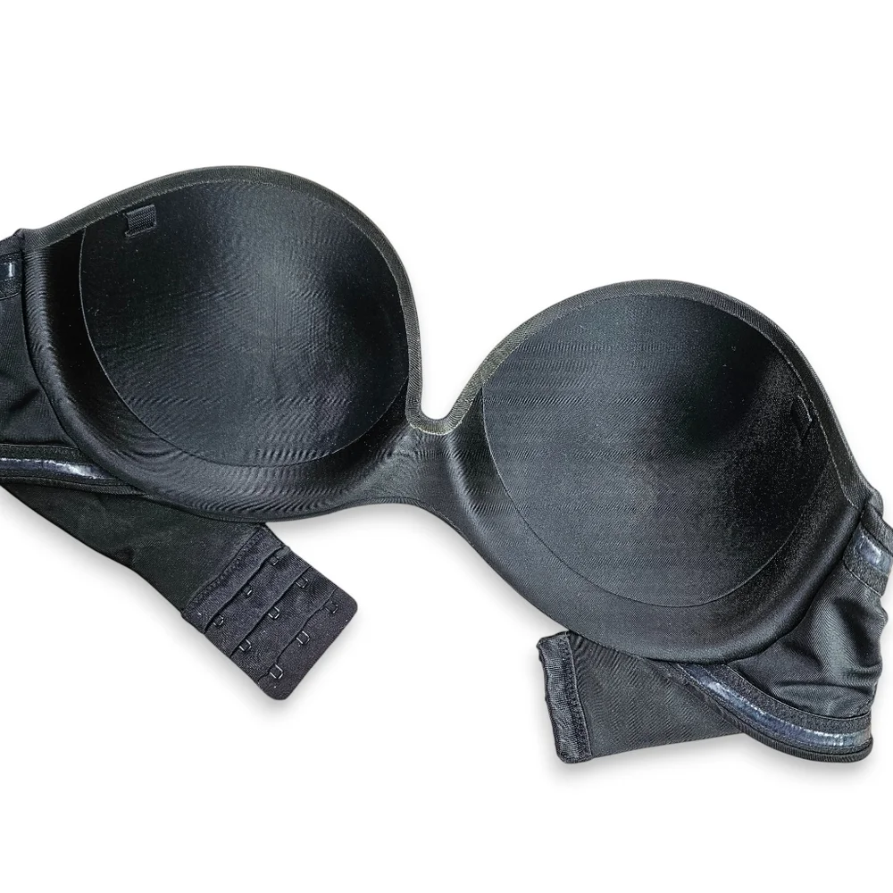 True & Co 36C Bra Strapless Black Seamless Satin Wired Moulded Cups Adjustable